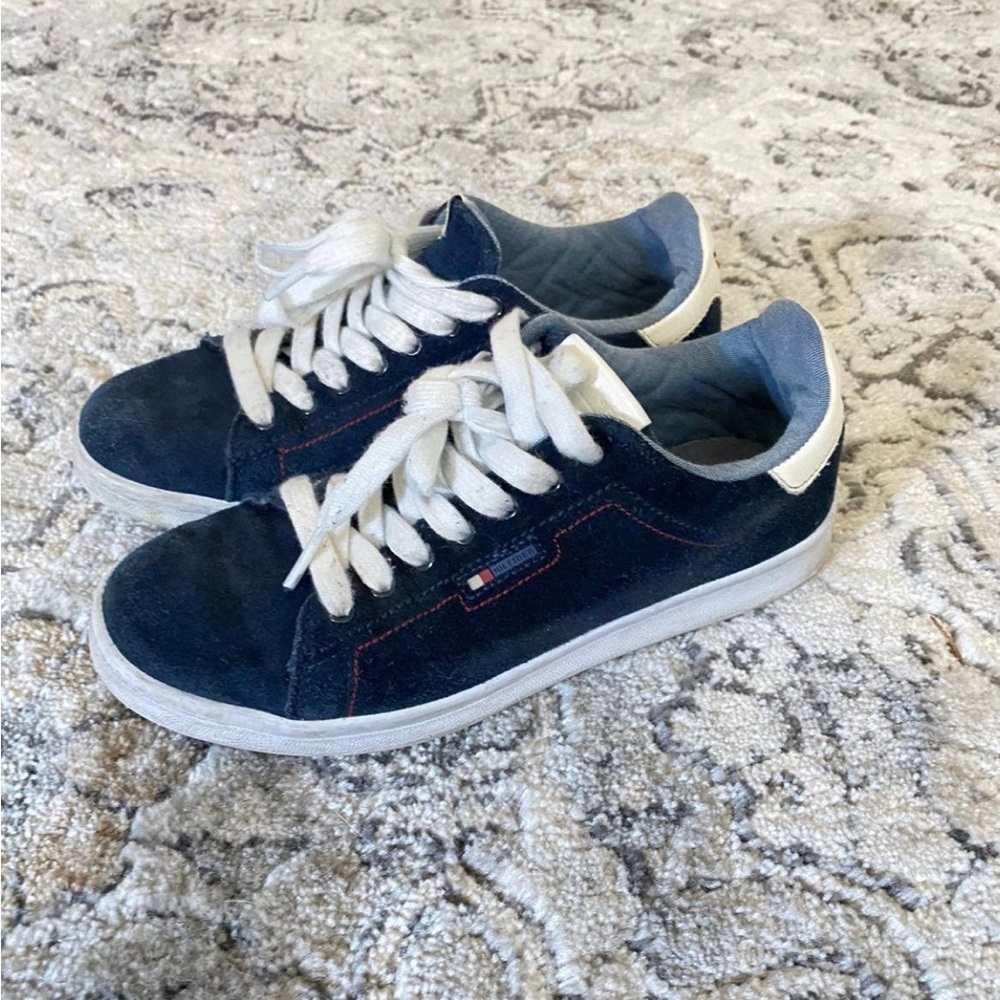 TOMMY HILFIGER SUEDE CUPSOLE SNEAKER sz6